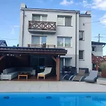 Apartment Z Basenem I Salonem *