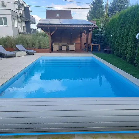 Z Basenem I Salonem Sztutowo
